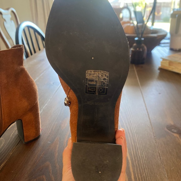 Dolce Vita brown suede boots size 7 - Picture 4 of 5